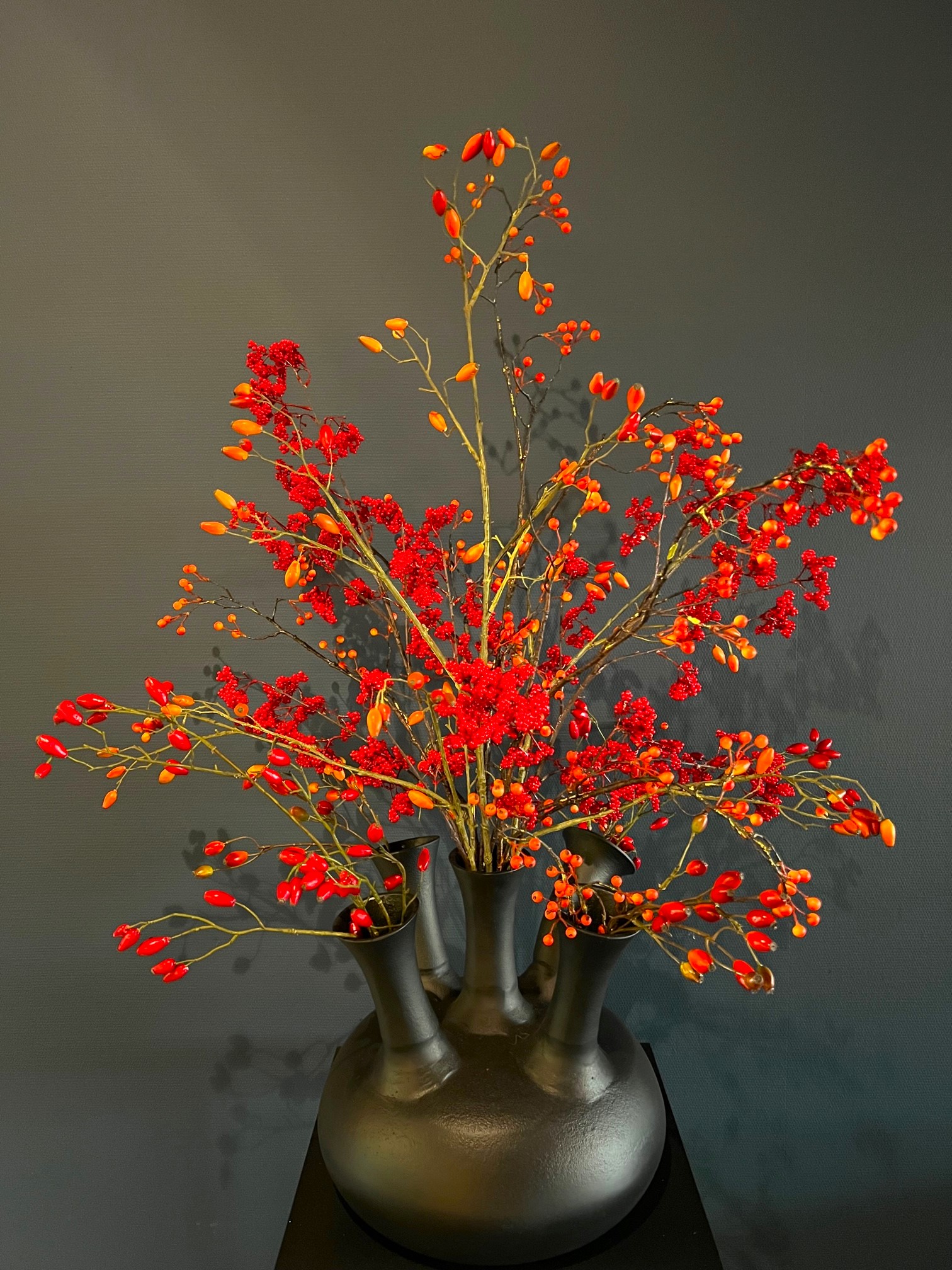 Zijden bessenboeket voor in de 5 mouth toetervaas